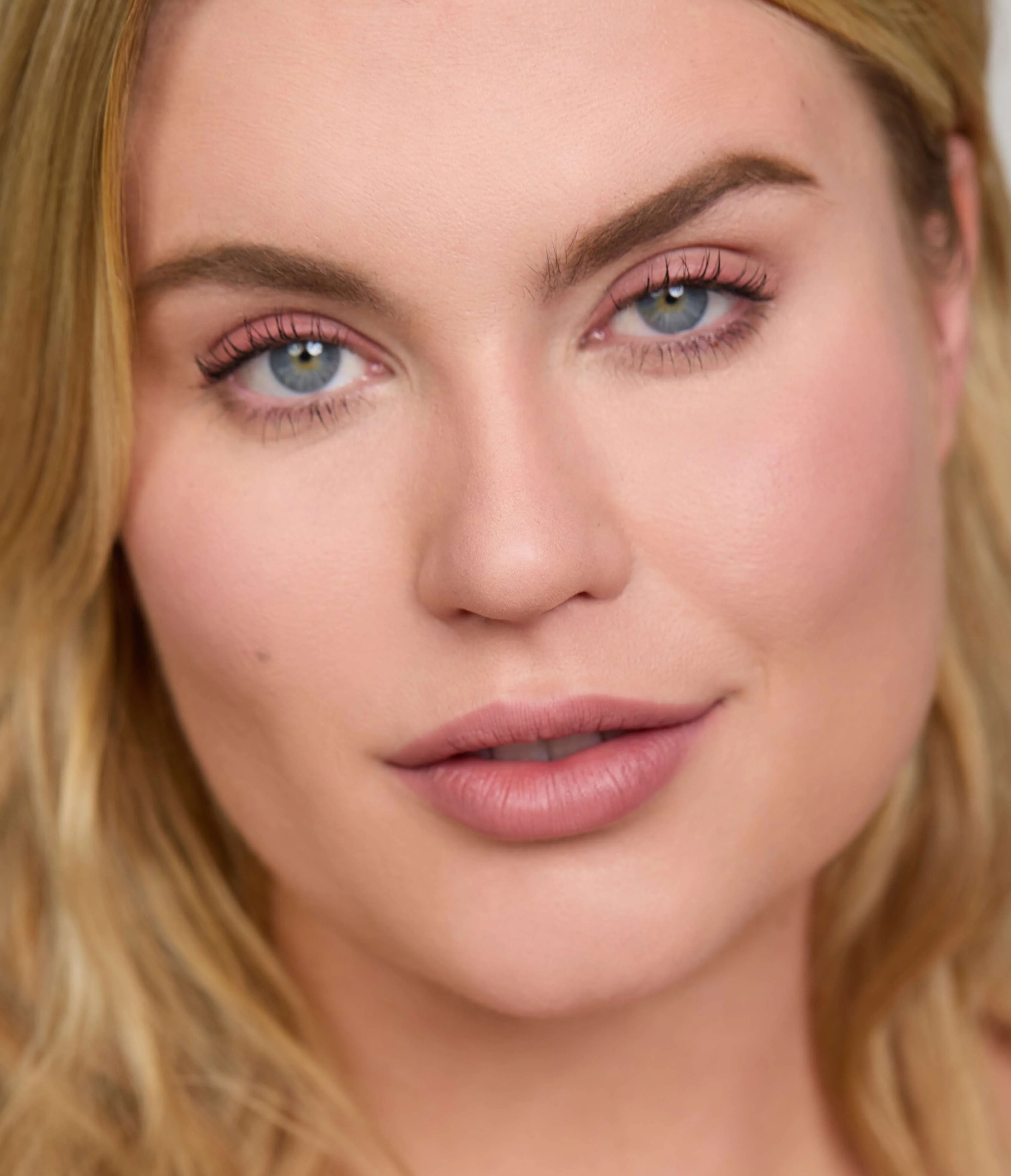 Eye/Lip Multi-Liner Blush - Image 3